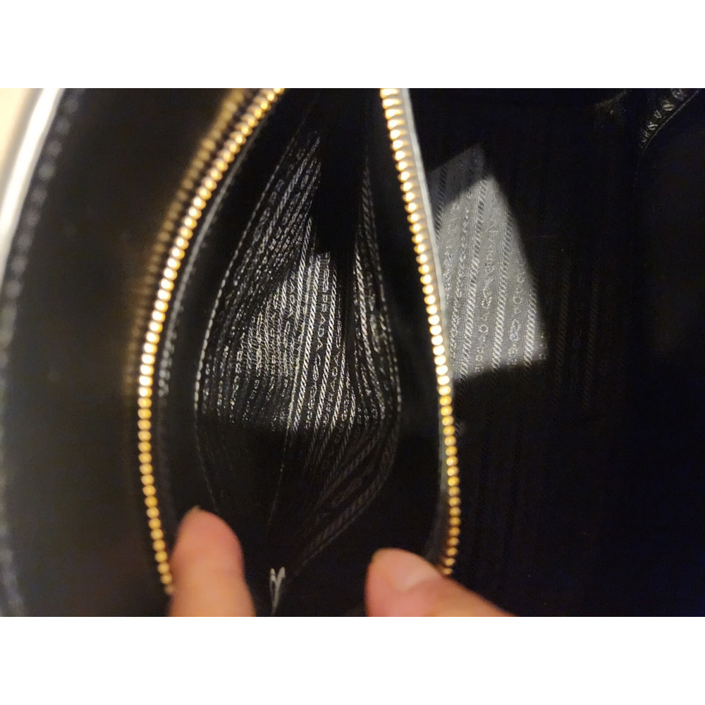 Prada Saffiano Black Monochrome Tote W/ Shoulder Strap - Excellent Condition - Picture 15 of 16